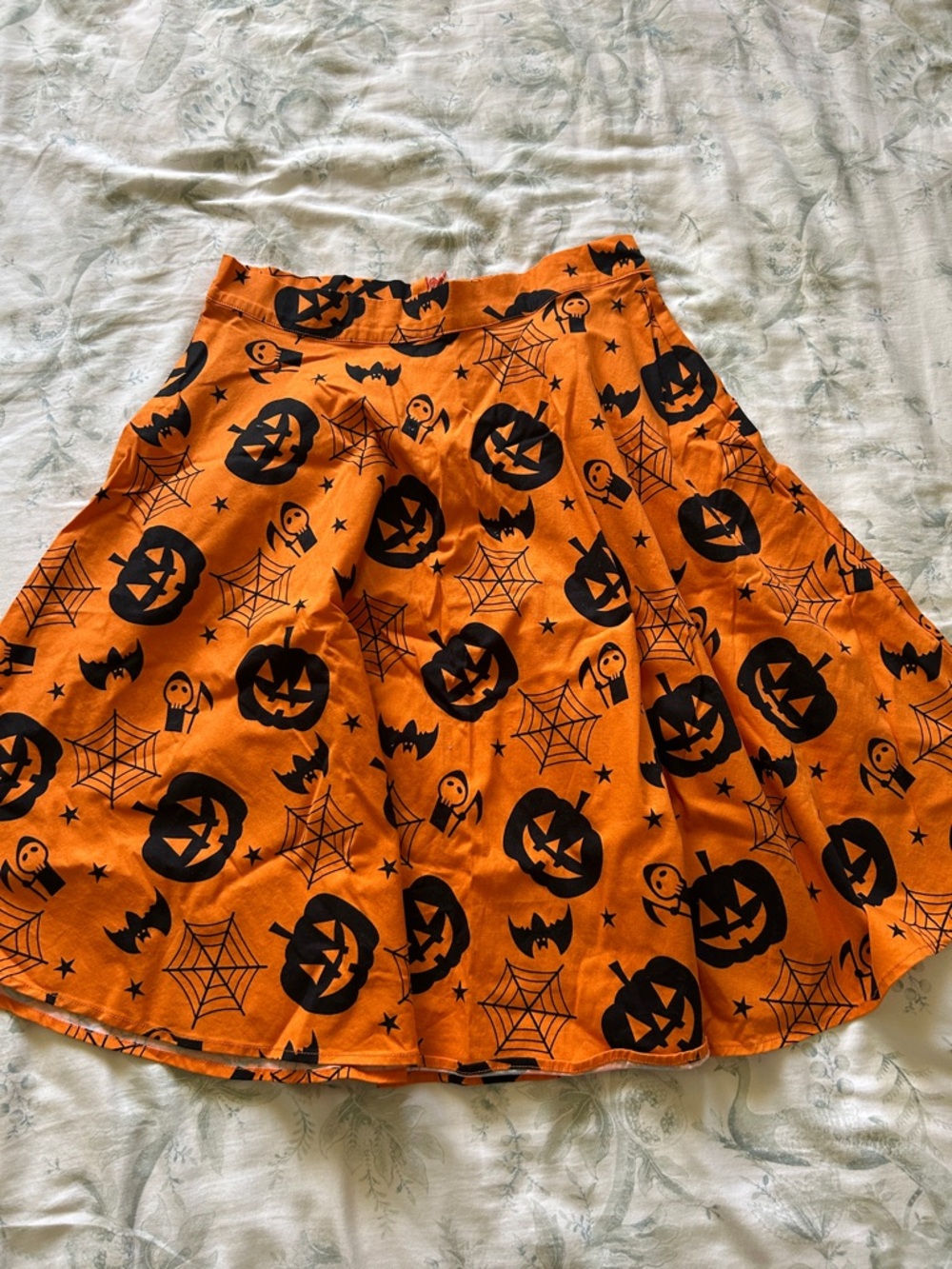 Halloween skirt, size medium